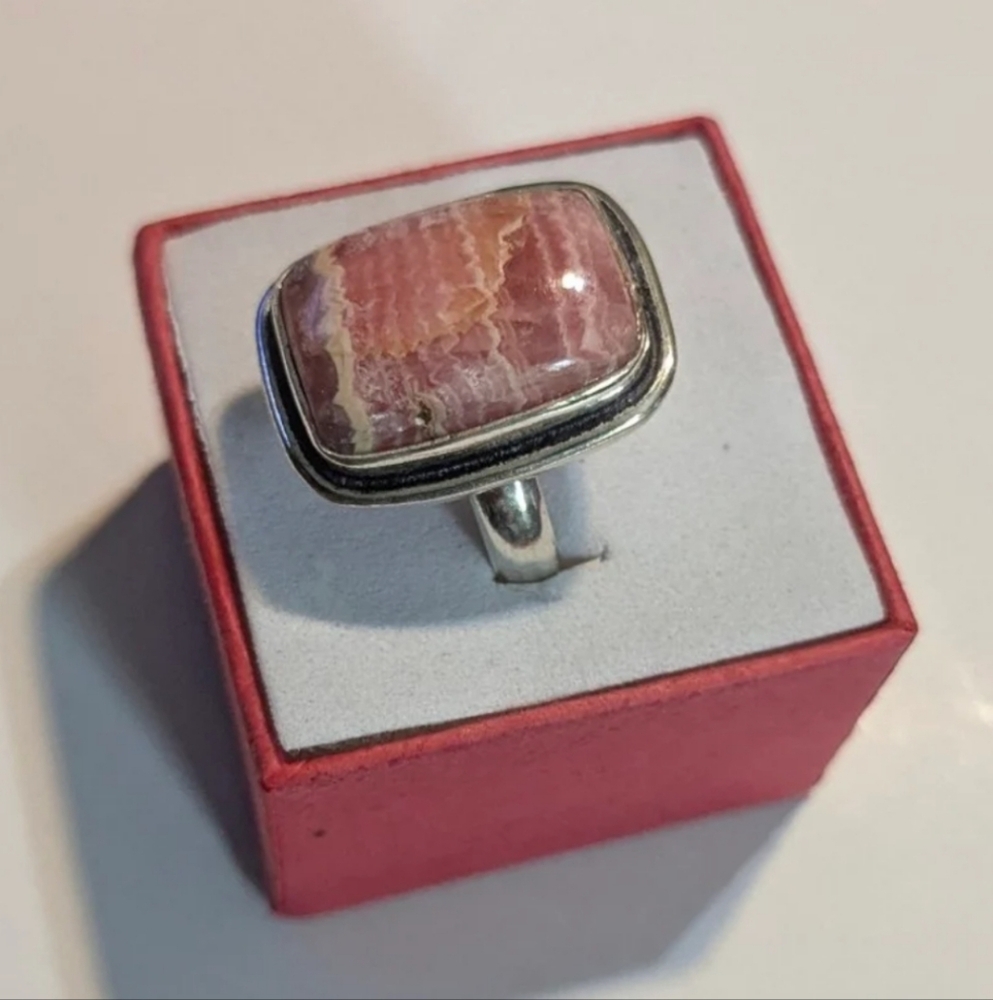 Handcrafted Rhodochrosite Rectangle Banded Ring (8) - Picture 2 of 13